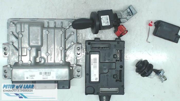 Used Engine management computer Dacia Duster (HS) 1.5 dCi 4x4 Price € 363,00 Inclusive VAT offered by Autodemontage van de Laar