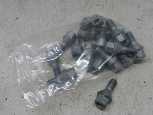 Used Set of wheel bolts Dacia Duster (HS) 1.5 dCi 4x4 Price on request offered by Autodemontage van de Laar