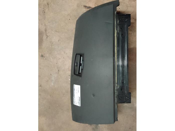 Begagnade Handskfack BMW 5-Serie Pris € 25,00 Marginaltabell erbjuds av Autodemontage van de Laar
