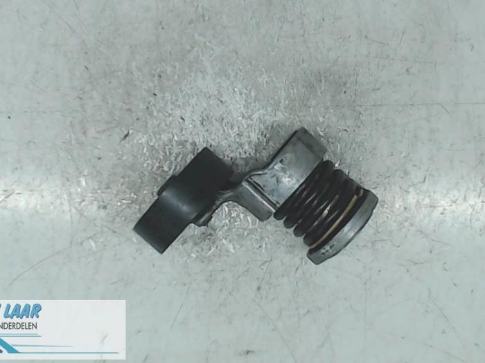 Usados Rodillo tensor correa múltiple Volkswagen Polo IV (9N1/2/3) 1.2 12V Precio € 25,00 Norma de margen ofrecido por Autodemontage van de Laar