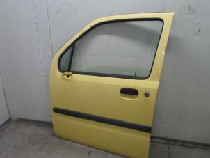 Używane Drzwi lewe przednie wersja 4-drzwiowa Opel Agila (A) 1.0 12V Twin Port Cena na żądanie oferowane przez Autodemontage van de Laar