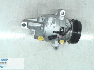 Used Air conditioning pump Dacia Sandero II 0.9 TCE 12V Price on request offered by Autodemontage van de Laar