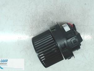 Usados Motor de ventilador de calefactor Dacia Duster (SR) 1.6 16V Precio de solicitud ofrecido por Autodemontage van de Laar