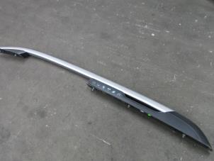 Used Roof rail, left Dacia Duster (SR) 1.6 16V Price on request offered by Autodemontage van de Laar
