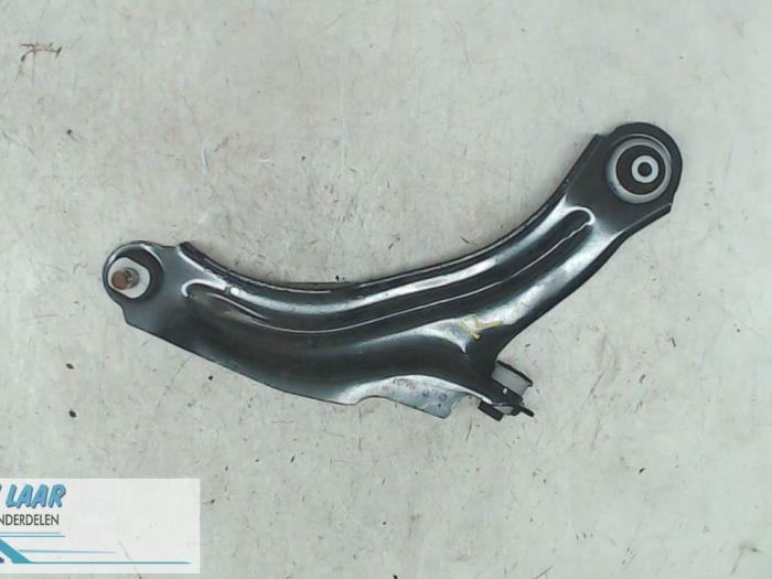 Front wishbone, right from a Renault Clio IV (5R) 1.2 16V 2018