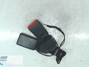 Used Rear seatbelt buckle, centre Renault Clio IV (5R) 1.2 16V Price on request offered by Autodemontage van de Laar