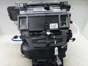 Usados Cuerpo de calefactor Renault Clio IV (5R) 1.2 16V Precio de solicitud ofrecido por Autodemontage van de Laar