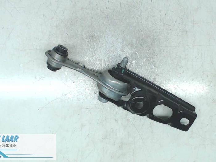 Used Engine mount Dacia Dokker Express (8S) 1.6 16V LPG Price on request offered by Autodemontage van de Laar