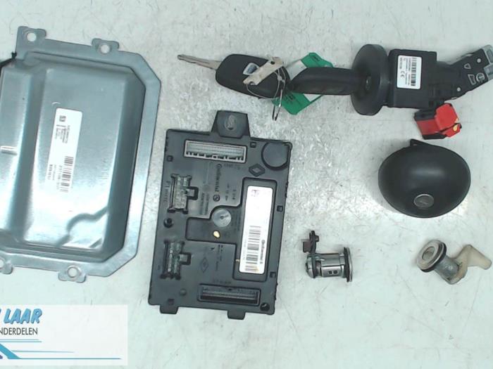 Used Engine management computer Dacia Dokker Express (8S) 1.6 16V LPG Price on request offered by Autodemontage van de Laar