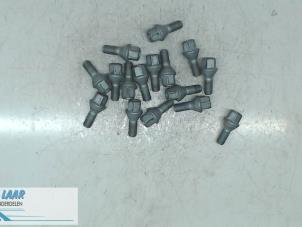 Used Set of wheel bolts Dacia Dokker Express (8S) 1.6 16V LPG Price on request offered by Autodemontage van de Laar