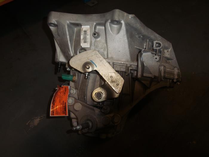 Usagé Boîte de vitesse Renault Clio III (BR/CR) 2.0 16V Prix € 650,00 Règlement à la marge proposé par Autodemontage van de Laar