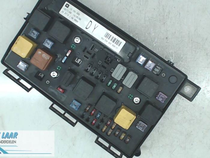 Fuse box Opel Astra H 1.7 CDTi 16V 13181658 HELLA