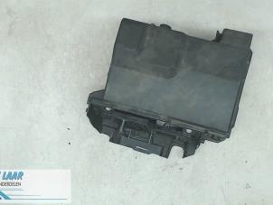 Used Battery box Renault Espace (RFCJ) 1.8 Energy Tce 225 EDC Price on request offered by Autodemontage van de Laar