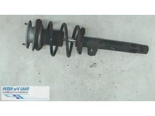 Used Front shock absorber rod, right BMW 3 serie (E46/4) 318i 16V Price € 40,00 Margin scheme offered by Autodemontage van de Laar
