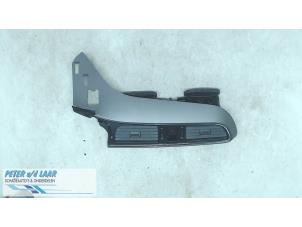 Usados Rejilla de aire de salpicadero Renault Kadjar (RFEH) 1.5 Blue dCi Precio de solicitud ofrecido por Autodemontage van de Laar
