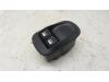 Electric window switch from a Peugeot 206 (2A/C/H/J/S), 1998 / 2012 1.4 XR,XS,XT,Gentry, Hatchback, Petrol, 1.360cc, 55kW (75pk), FWD, TU3JP; KFW, 2000-08 / 2005-03, 2CKFW; 2AKFW 2003