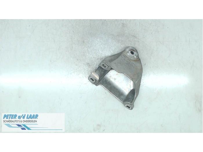 Usagé Support moteur Volkswagen Phaeton (3D) 3.0 V6 TDI 24V 4Motion Prix sur demande proposé par Autodemontage van de Laar