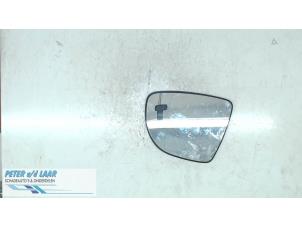 Used Mirror glass, left Renault Captur (2R) 1.5 Energy dCi 90 FAP Price on request offered by Autodemontage van de Laar