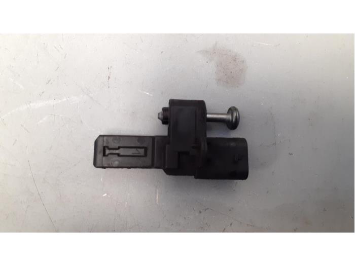 Gebrauchte Kurbelwelle Sensor Peugeot 207 CC (WB) 1.6 16V Preis € 20,00 Margenregelung angeboten von Autodemontage van de Laar