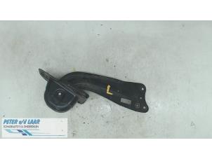 Used Rear lower wishbone, left Volkswagen Touran (1T3) 1.6 TDI 16V Price € 50,00 Margin scheme offered by Autodemontage van de Laar