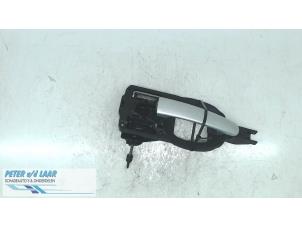 Used Front door handle 4-door, right Audi A2 (8Z0) 1.4 16V Price on request offered by Autodemontage van de Laar