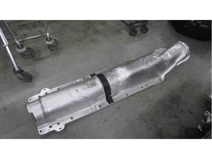 Exhaust heat shield from a Renault Clio V (RJAB) 1.0 TCe 100 12V 2019