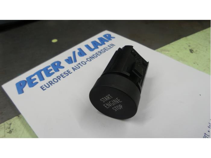 Start/stop switch from a Renault Clio V (RJAB) 1.0 TCe 100 12V 2019