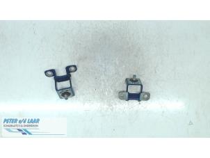 Used Tailgate hinge Renault Clio V (RJAB) 1.0 TCe 100 12V Price on request offered by Autodemontage van de Laar