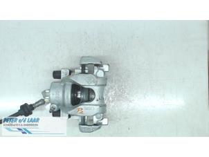Used Front brake calliper, right Dacia Sandero II 0.9 TCE 12V Price on request offered by Autodemontage van de Laar