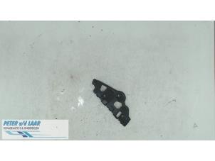 Used Rear bumper bracket, left Dacia Sandero II 0.9 TCE 12V Price on request offered by Autodemontage van de Laar