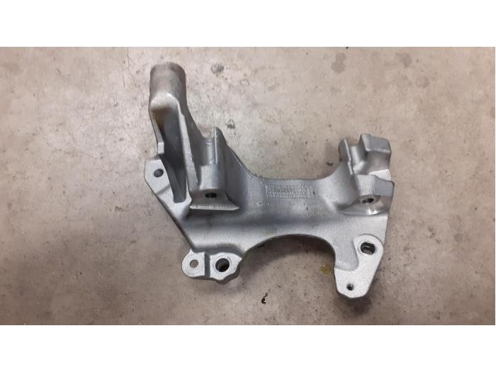 Used Engine mount Renault Captur I (2R) 0.9 Energy TCE 12V Price € 30,00 Margin scheme offered by Autodemontage van de Laar