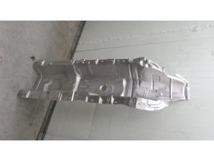 Used Exhaust heat shield Renault Clio IV (5R) 0.9 Energy TCE 90 12V Price on request offered by Autodemontage van de Laar