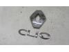 Emblem from a Renault Clio IV (5R), 2012 / 2021 0.9 Energy TCE 90 12V, Hatchback, 4-dr, Petrol, 898cc, 66kW (90pk), FWD, H4B400; H4BA4; H4B408; H4BB4, 2012-11 2018