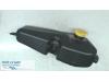Front windscreen washer reservoir from a Dacia Duster (SR), 2017 / 2024 1.6 16V, SUV, Petrol, 1.598cc, 84kW (114pk), FWD, H4M729; H4MD7, 2017-10 / 2024-03, SRDHE2M1 2019