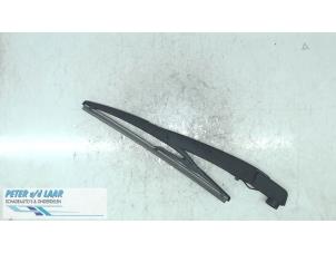 Used Rear wiper arm Dacia Duster (SR) 1.6 16V Price on request offered by Autodemontage van de Laar