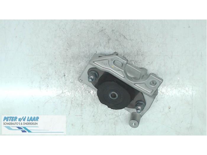 Usagé Support moteur Dacia Duster (SR) 1.6 16V Prix sur demande proposé par Autodemontage van de Laar