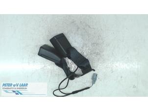 Used Rear seatbelt buckle, right Dacia Duster (SR) 1.6 16V Price on request offered by Autodemontage van de Laar