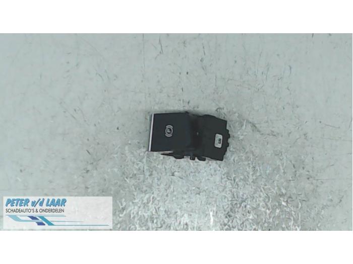 Gebrauchte Handbremse Schalter Audi A4 Avant (B9) 2.0 TDI 16V Preis € 30,00 Margenregelung angeboten von Autodemontage van de Laar
