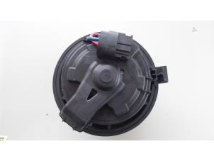 Usados Motor de ventilador de calefactor Dacia Duster (SR) 1.2 TCE 16V Precio de solicitud ofrecido por Autodemontage van de Laar