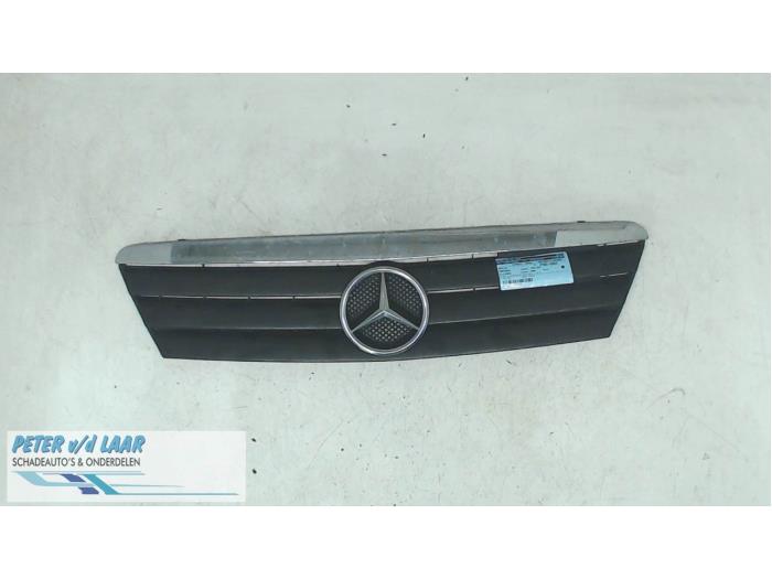 Grille from a Mercedes-Benz A (W168) 1.4 A-140 1998