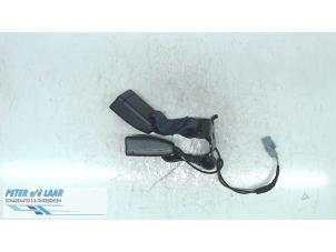 Used Rear seatbelt buckle, right Dacia Duster (SR) 1.2 TCE 16V Price on request offered by Autodemontage van de Laar