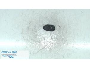 Gebrauchte Elektrisches Fenster Schalter Citroen C3 (FC/FL/FT) 1.6 16V Preis € 15,00 Margenregelung angeboten von Autodemontage van de Laar