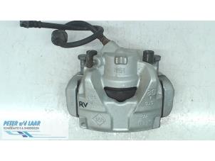 Used Front brake calliper, right Dacia Duster (HS) 1.5 dCi Price on request offered by Autodemontage van de Laar