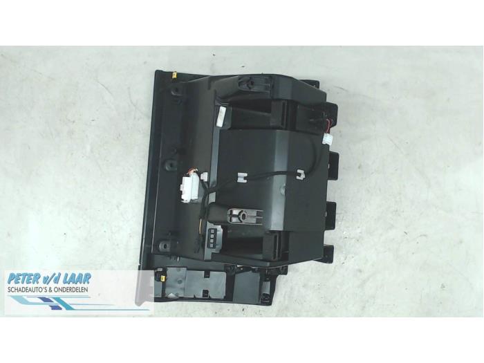 Begagnade Handskfack Renault Kadjar (RFEH) 1.3 TCE 140 FAP 16V Pris € 60,50 Inklusive moms erbjuds av Autodemontage van de Laar