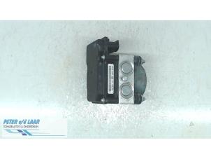 Bloc ABS d'un Renault Clio III (BR/CR) 1.5 dCi FAP 2012