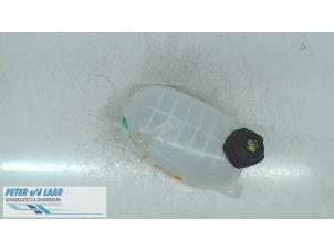Usagé Vase d'expansion Dacia Duster (SR) 1.5 Blue dCi 115 Prix € 30,25 Prix TTC proposé par Autodemontage van de Laar