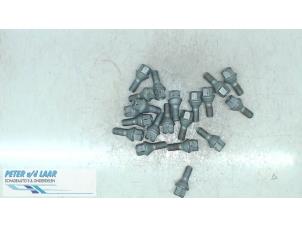 Used Set of wheel bolts Dacia Duster (SR) 1.5 Blue dCi 115 Price on request offered by Autodemontage van de Laar