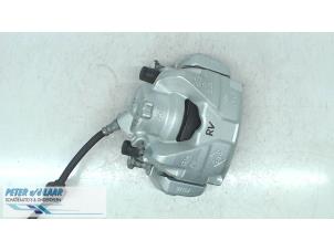 Used Front brake calliper, right Dacia Duster (SR) 1.5 Blue dCi 115 Price on request offered by Autodemontage van de Laar