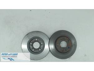 Used Front brake disc Dacia Duster (SR) 1.5 Blue dCi 115 Price on request offered by Autodemontage van de Laar