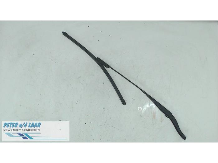 Front wiper arm from a Dacia Duster (SR) 1.6 16V 4x4 2019